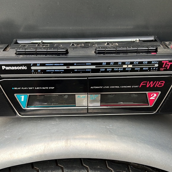 Cassette tape player and much more. Panasonic. Black. Throwback to 80’s and 90s - Picture 4 of 7